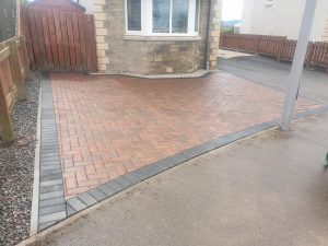 red and border paving